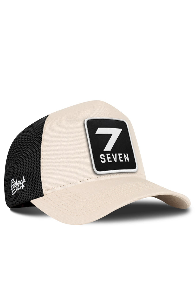 7 Numara Logolu Bej-Siyah Trucker Şapka