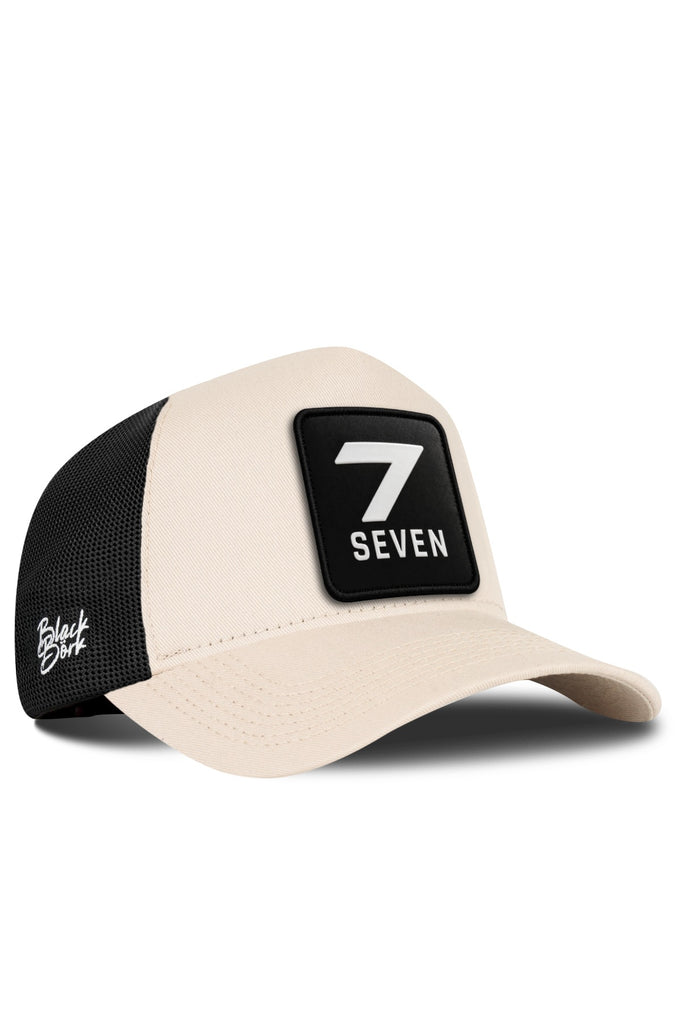 7 Numara Logolu Bej-Siyah Trucker Şapka