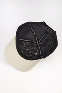 7 Numara Logolu Bej-Siyah Trucker Şapka