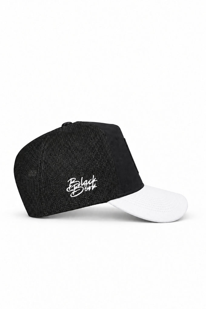 7 Numara Logolu Beyaz-Siyah Trucker Şapka