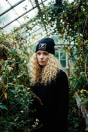 7 Numara Logolu Siyah Bere