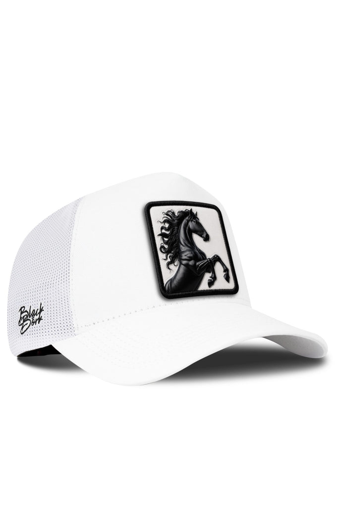 At Logolu Beyaz Trucker Şapka