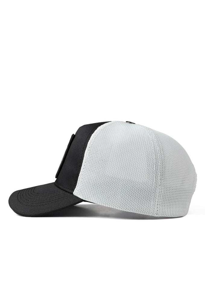 Ayı Logolu Siyah-Beyaz Trucker Şapka